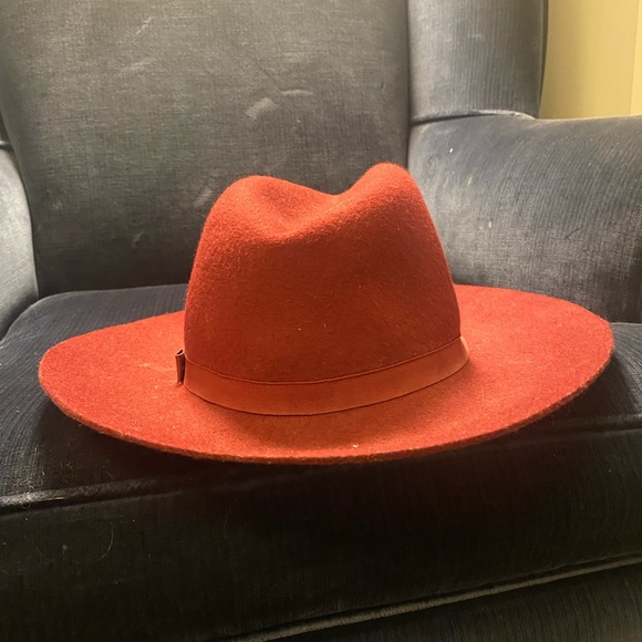 Burgundy Fall Hat - Picture 3 of 4